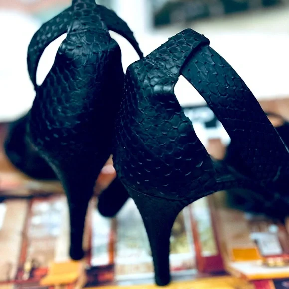 CELINE snakeskin sandals | wrap-around strap with hidden closure | siz… - Picture 6 of 7